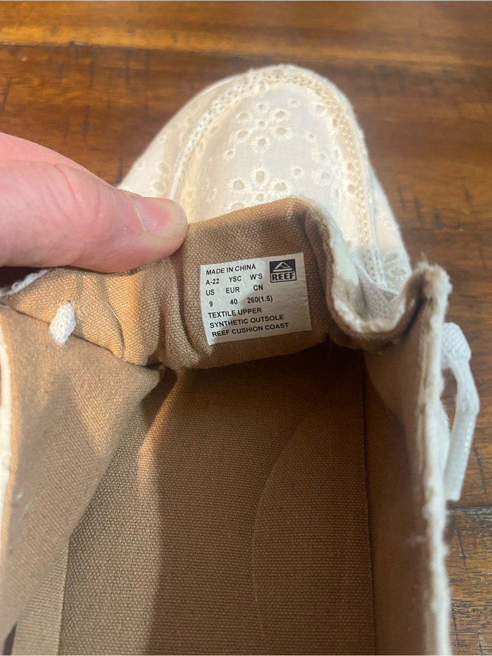 Reef Women's White Eyelet Lace-Up Flats - Picture 5 of 5